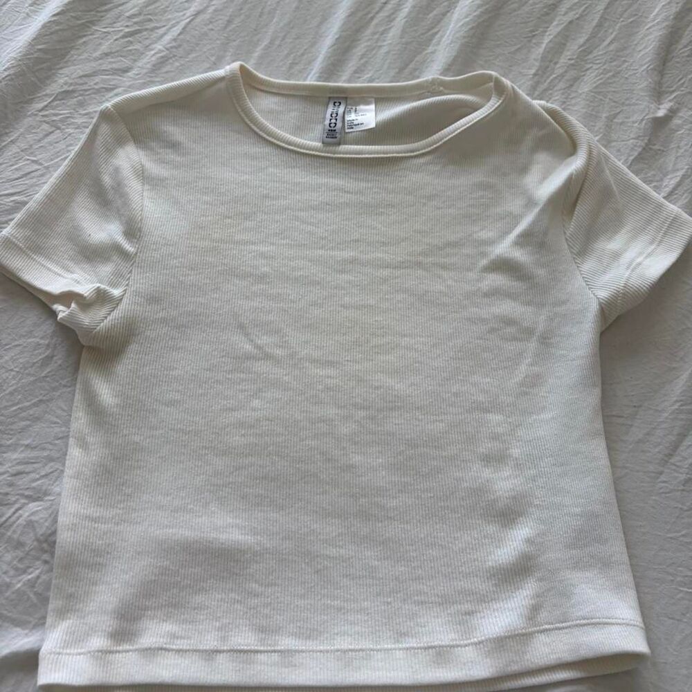 H&M White Ribbed Tee Top Short Sleeve Womens Size Medium